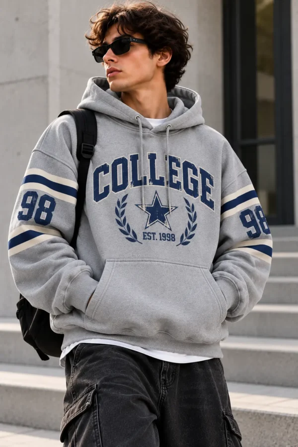 Oversized Vintage College Hoodie model wear front look